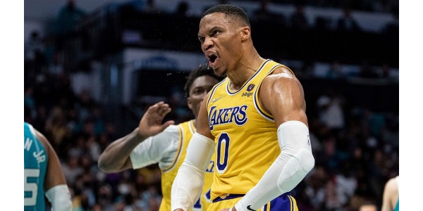 Russell Westbrookin ja Los Angeles Lakersin erilaiset liikeradat törmäävät
